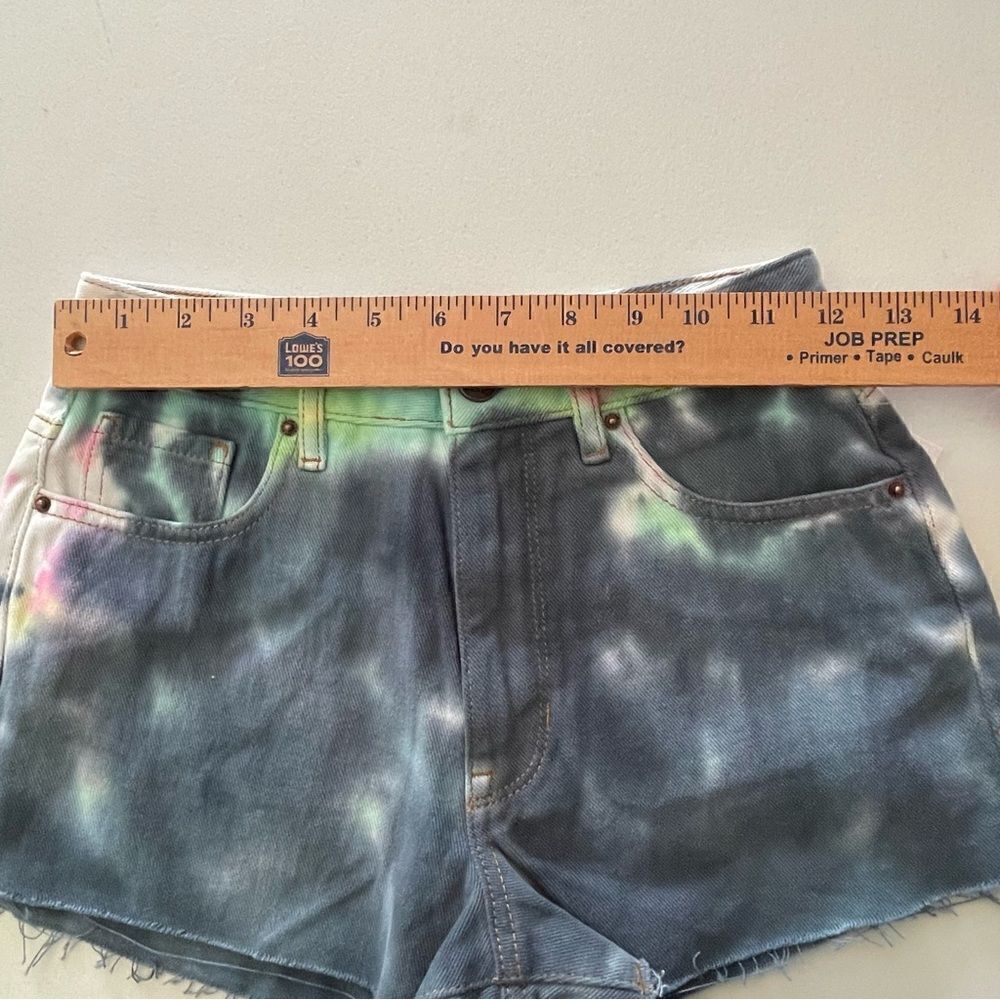 PacSun High Rise Festival Cutoff Denim Shorts Tie Dye Size 26 - Picture 3 of 9